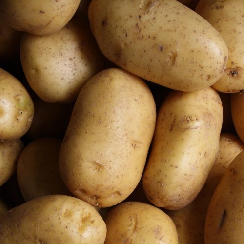 Jak uchovat oloupané brambory